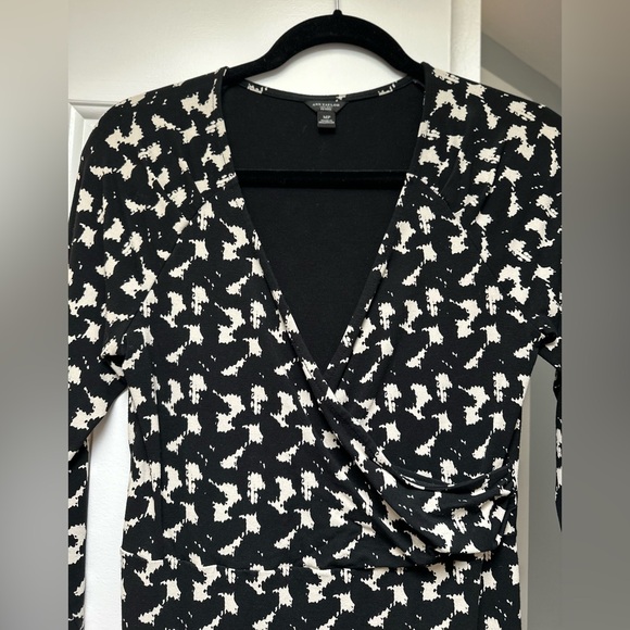 ANN TAYLOR | Black & Cream Long Sleeve Midi Dress Size MP - Picture 2 of 7
